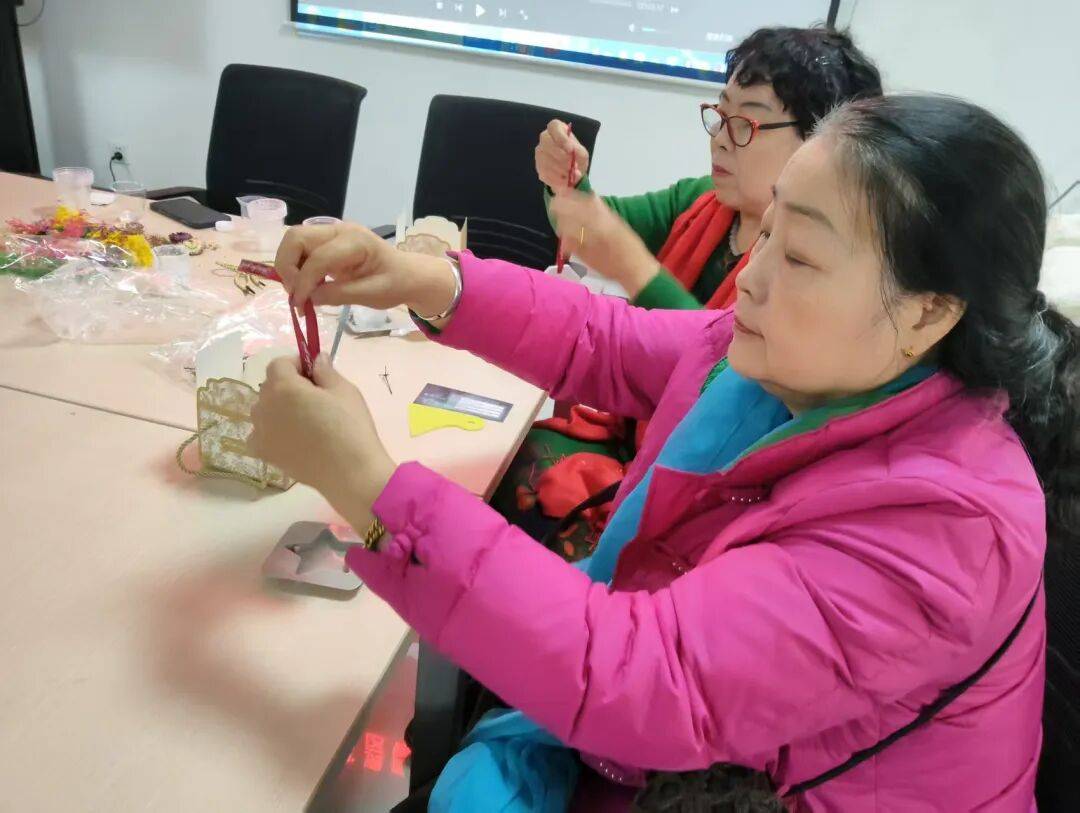 联凝聚巾帼力量开展多元巾帼关爱活动不朽情